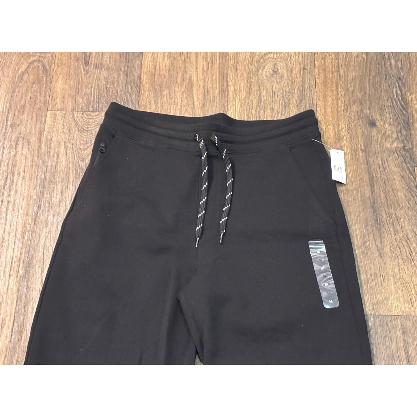 Gap Fit Performance Men’s Black Shorts Breathable Medium M NWT