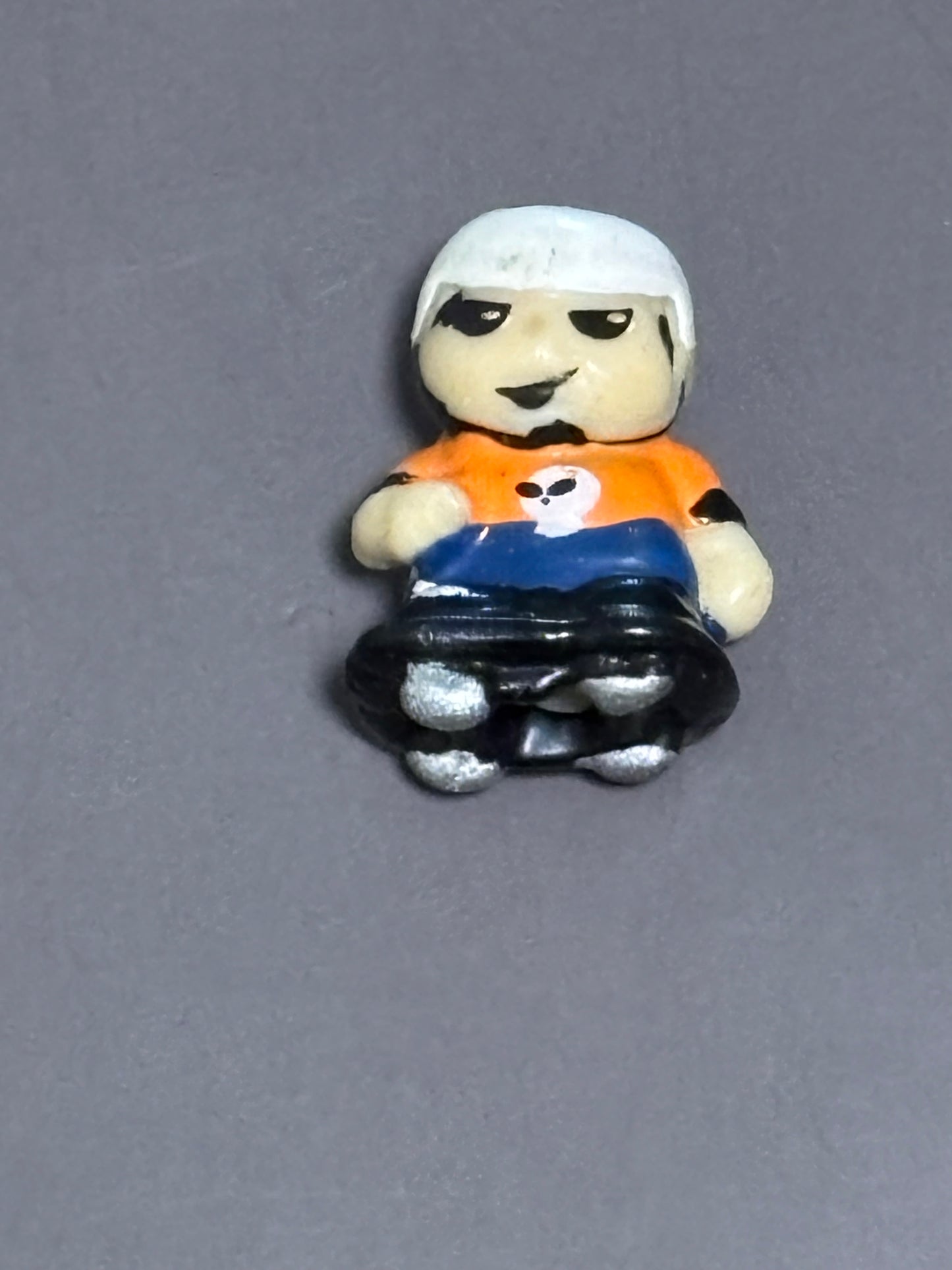 Squinkies Zinkies Skater Boy Skull Shirt .75" Rubber 1" Collectible Figure