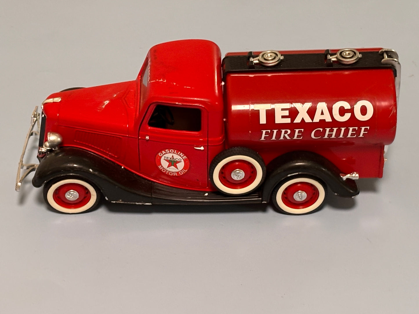 Fairfield Mint Ford Citerne 1936 Texaco Fire Chief Truck Ref 99103 By Solido