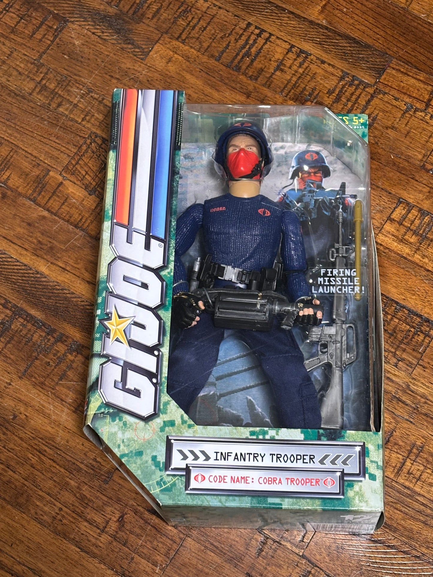 G.I.Joe Hasbro Cobra Infantry Trooper with Firing Missile Launcher Action Figure New 12” 2007