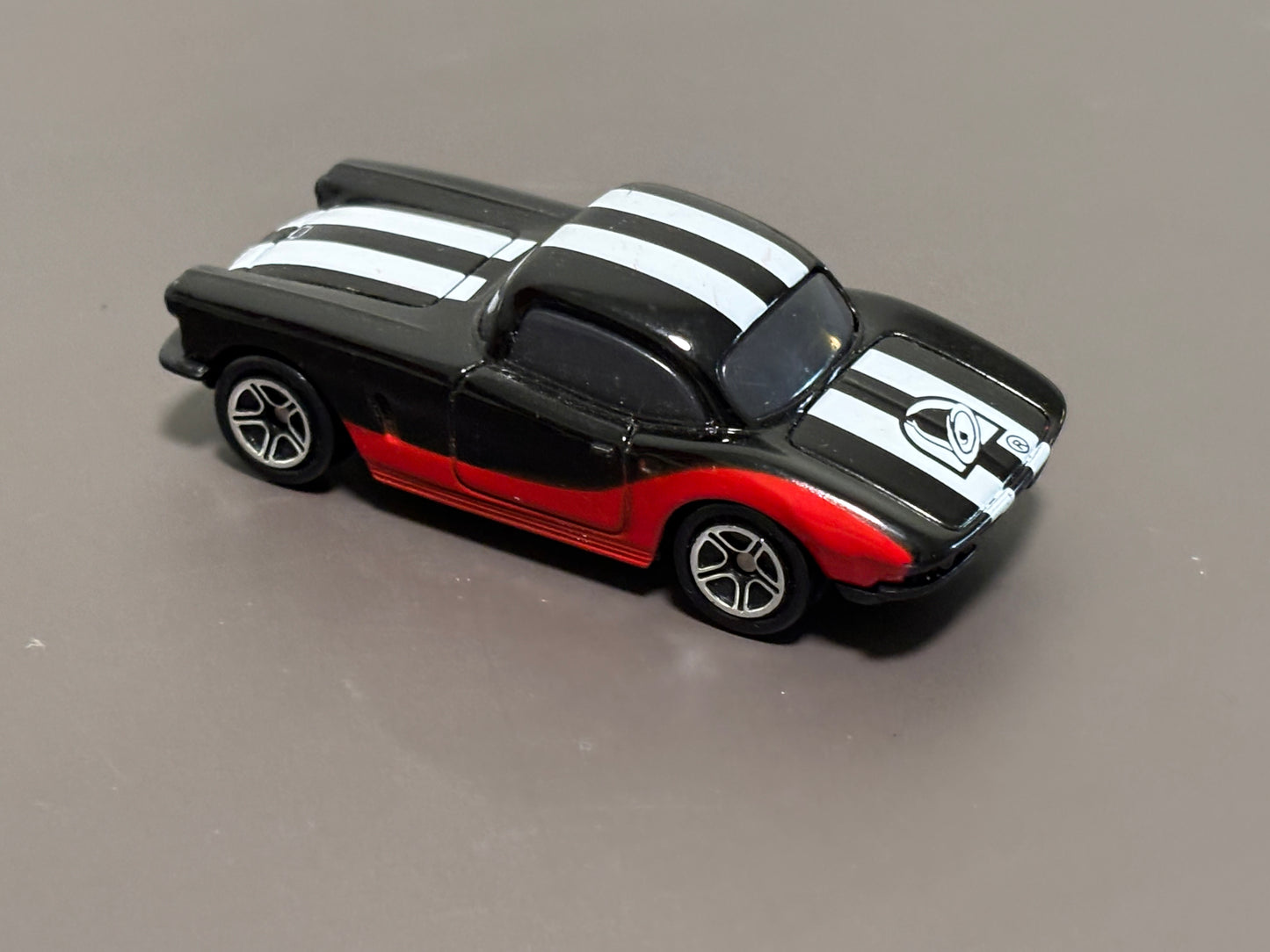1998 Matchbox Madness  Taco Bell Exclusive '62 Chevy Corvette Coupe Black 1/64