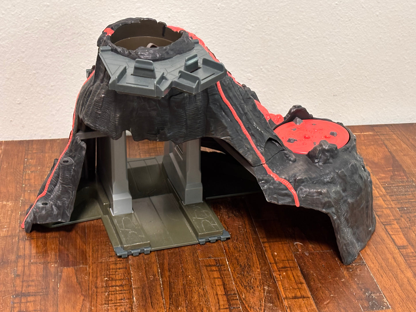 Star Wars Revenge of the Sith Mustafar Final Duel Playset Star Wars 2005 Valcano