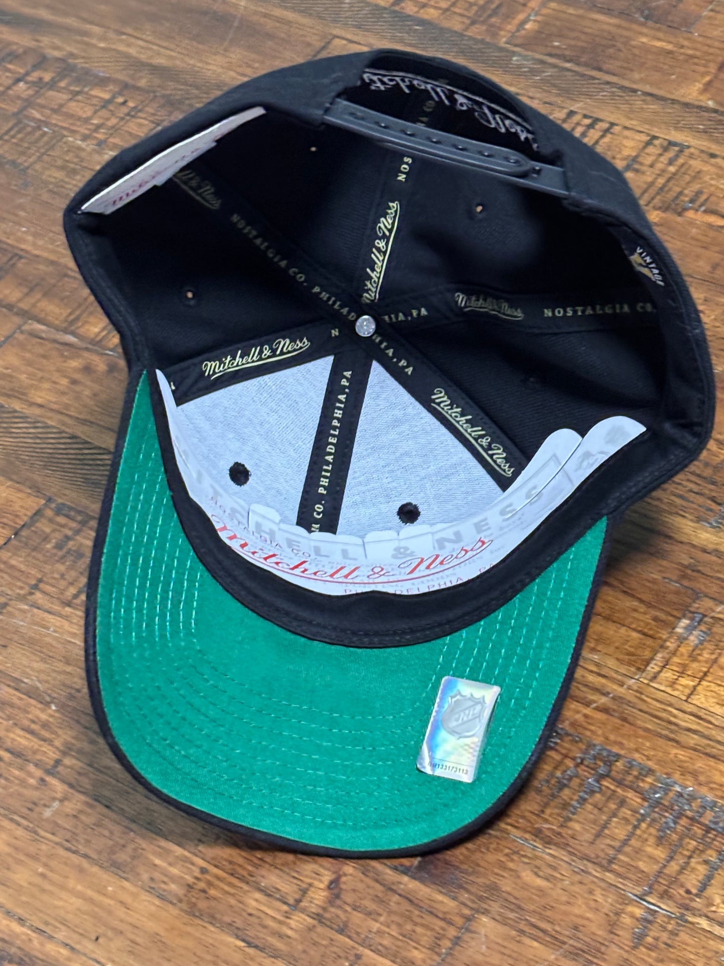 Boston Bruins Mitchell & Ness NHL Hockey Team Logo Ground Structured Pro Crown Fit Adjustable Snap Back Black White Gold Hat Cap New NWT