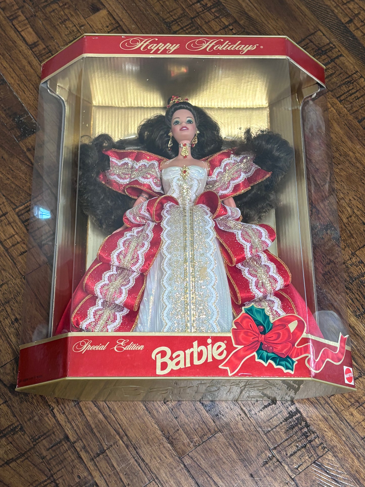 1997 Happy Holidays Barbie Doll Mattel Special Edition 17832 New Gold Backing