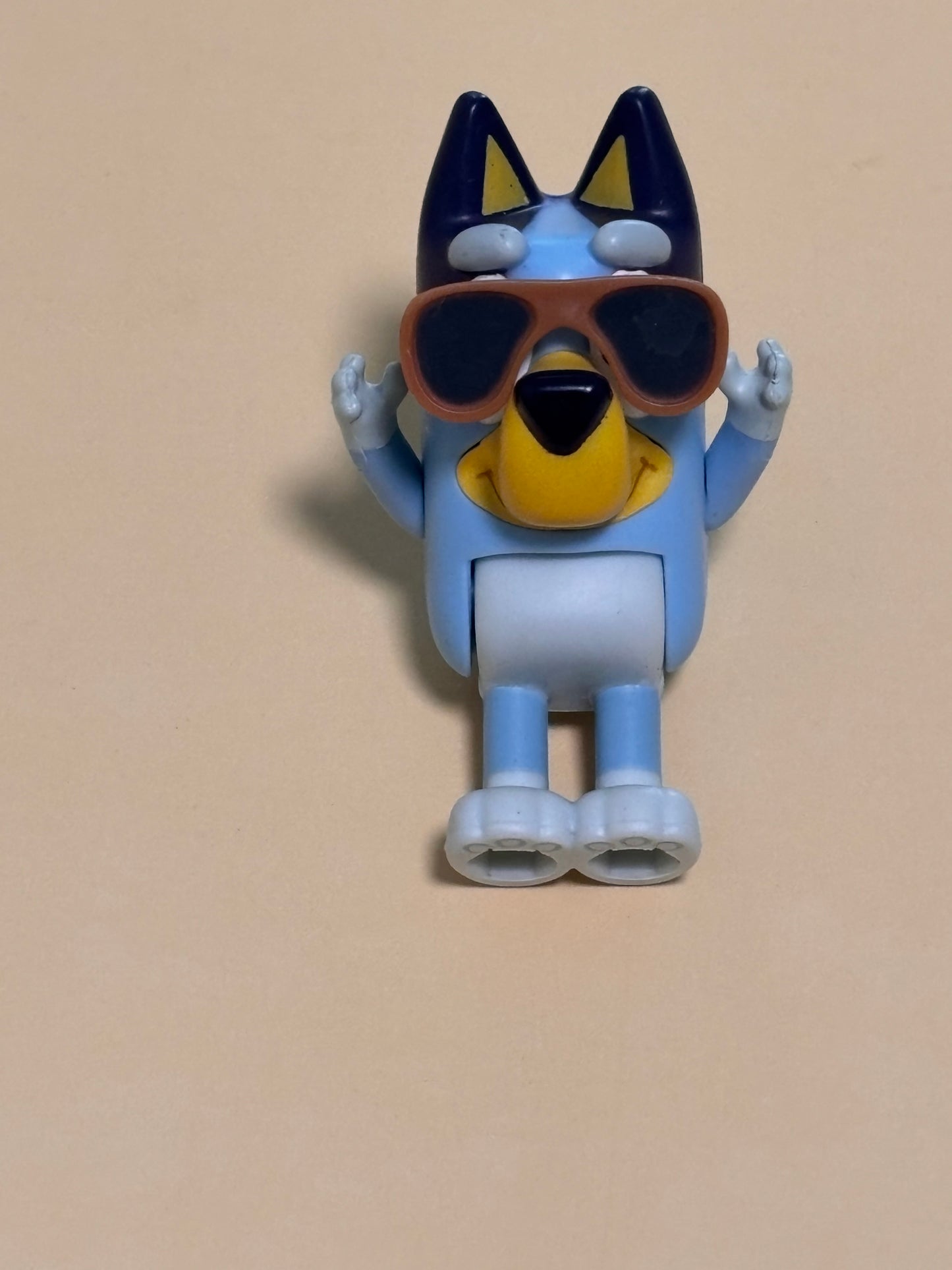 Bluey Bandit Dad Figure Brown Sunglasses Family Action Figure