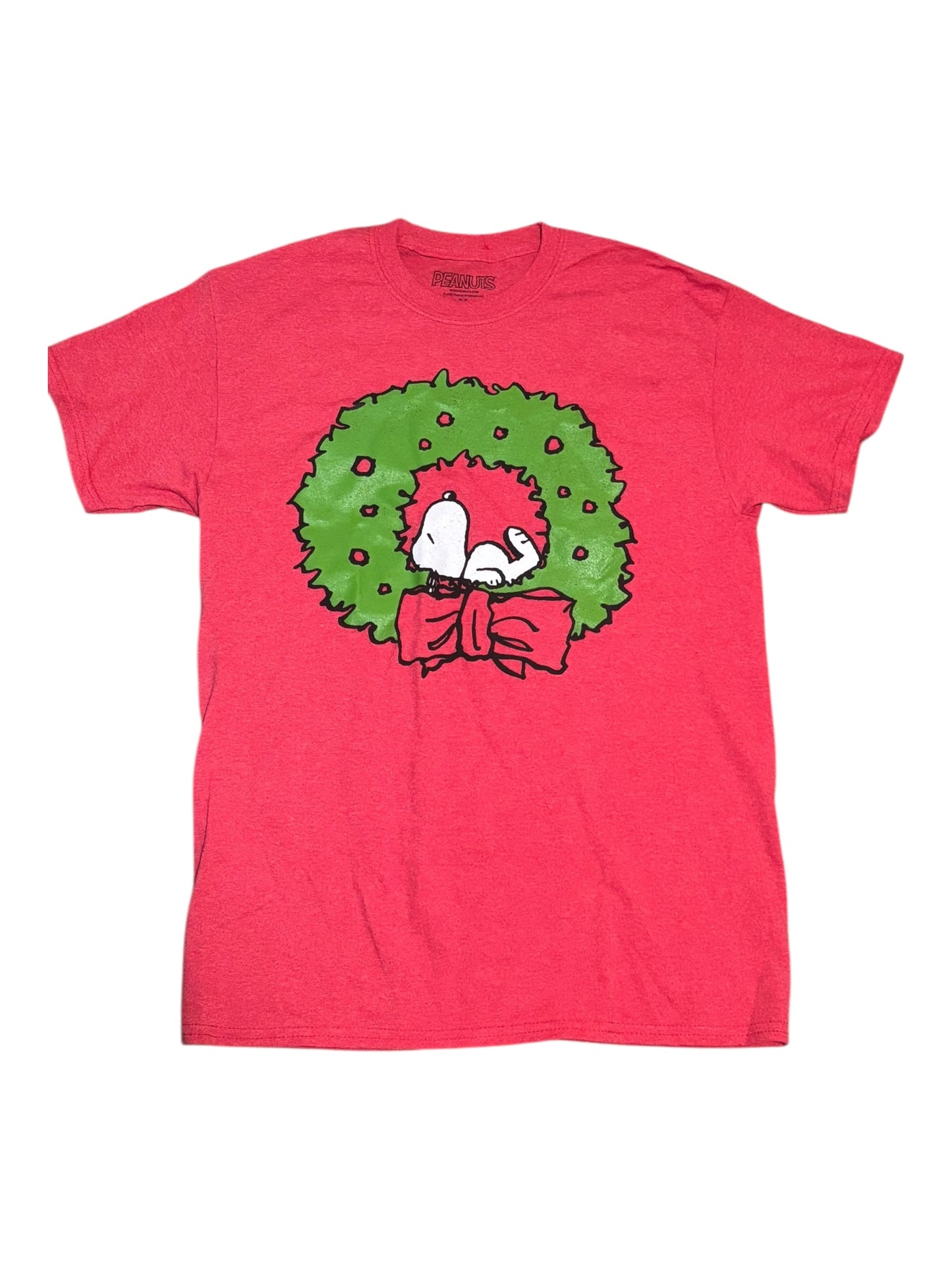 Peanuts Snoopy Sleeping Inside Christmas Wreath Adult Red Shirt TShirt New NWOT