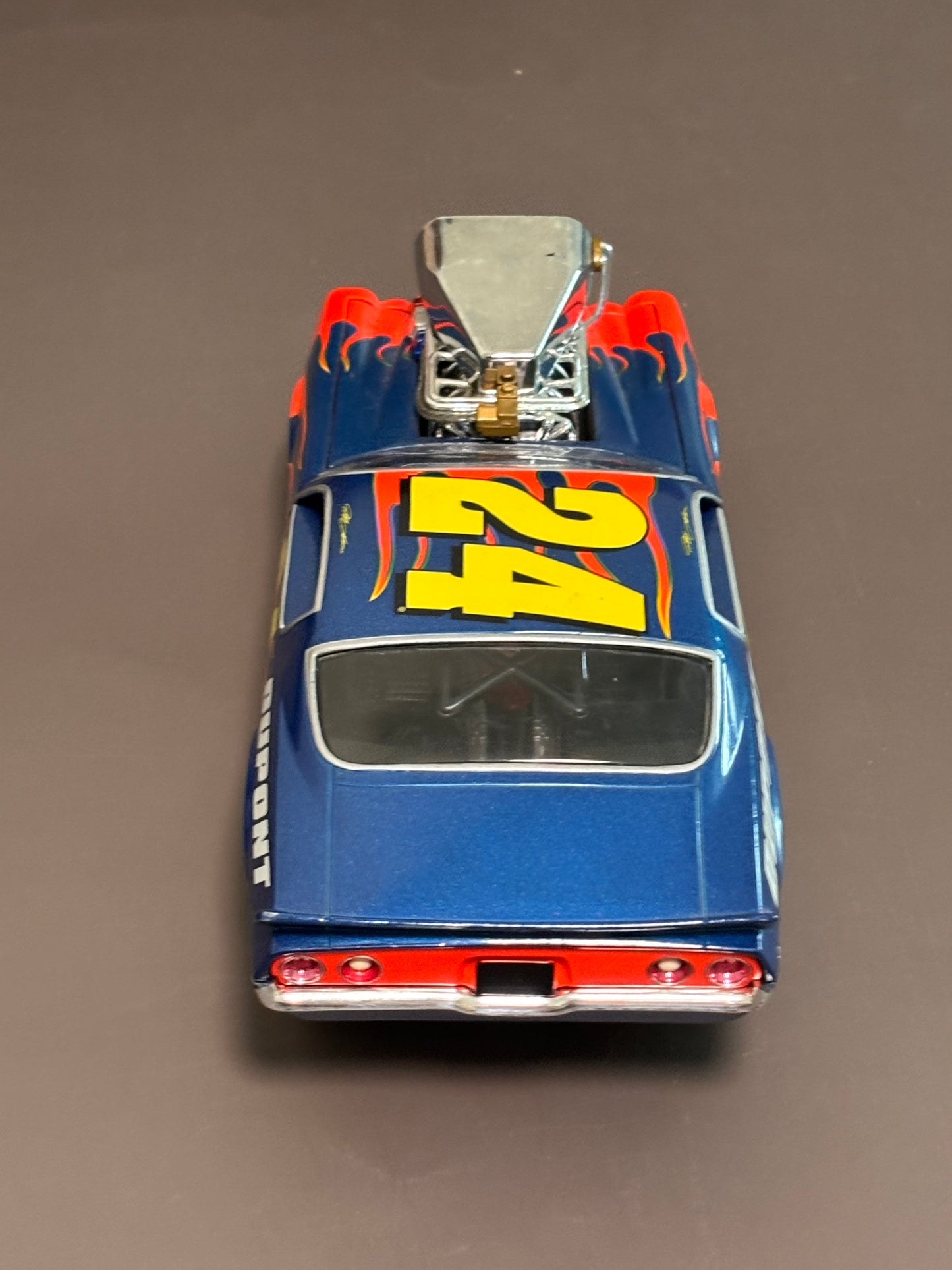Muscle Machines 1:24 Jeff Gordon ‘69 Camaro Action NASCAR DuPont Racing #24 1969