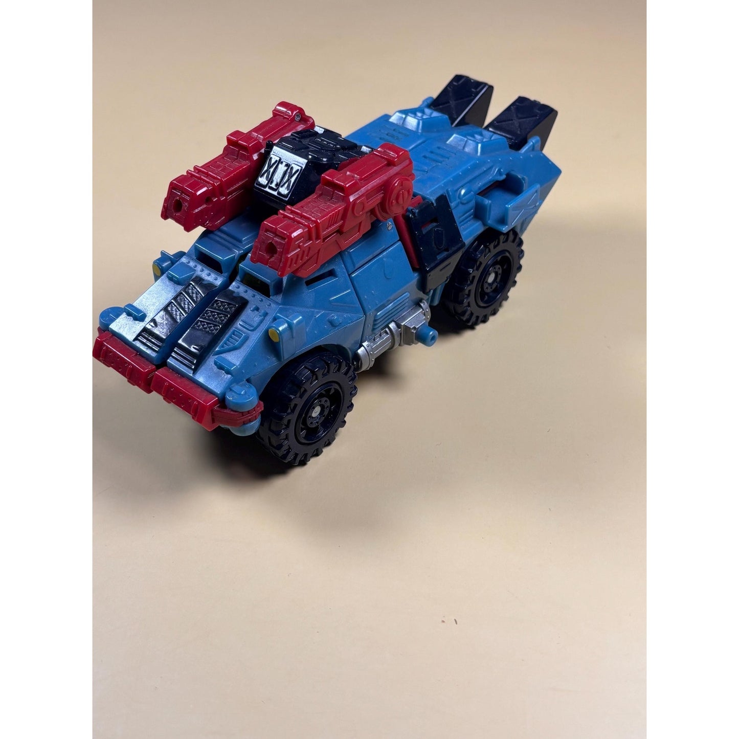 Cybertron Defense Hot Shot Action Figure Deluxe Transformers 2005 Hasbro