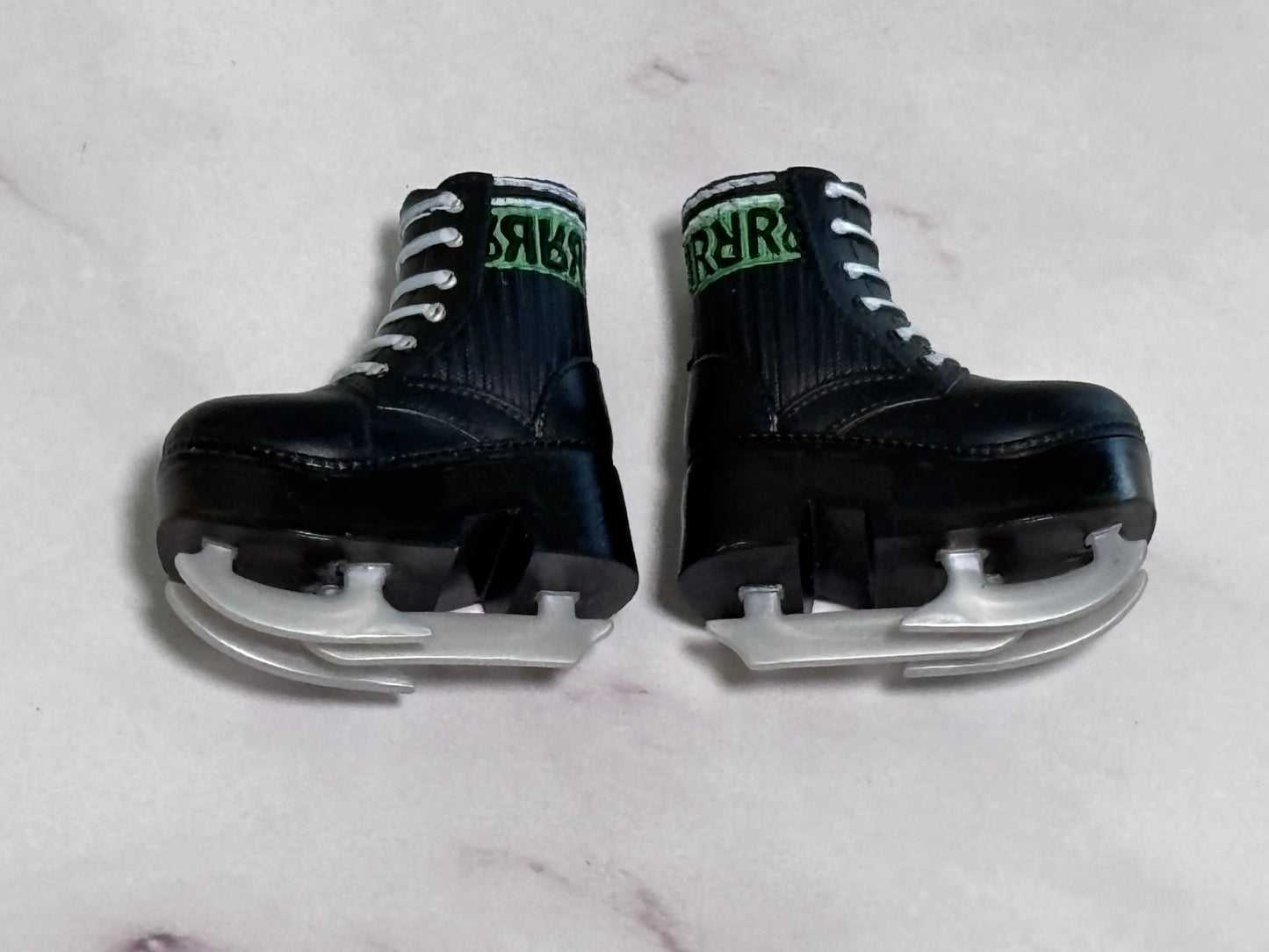 Rainbow High Winter Break Jade Hunter Doll Ice Skates Boots Shoes