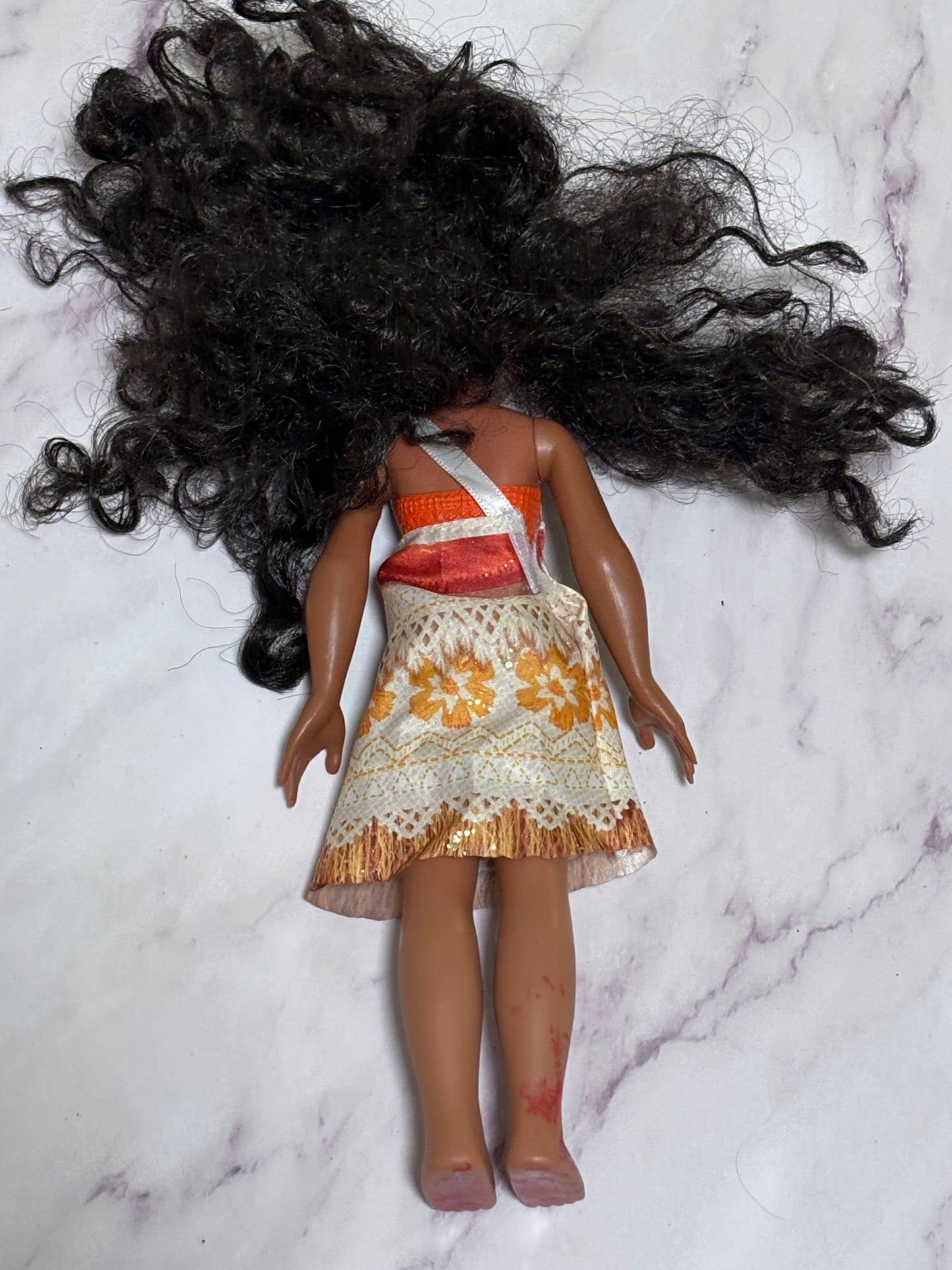 Disney Doll Hasbro 2015 Moana Figure Figurine Toy With Top And Skirt 9.5”