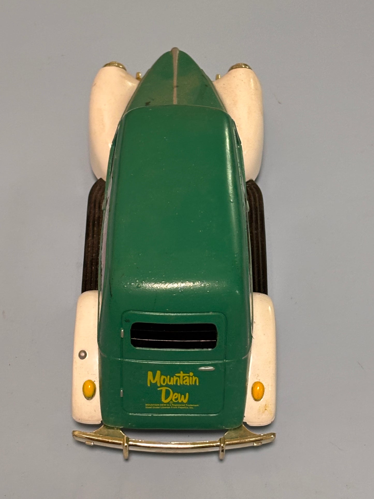 Ya-hoo! Mountain Dew Hillbilly Golden Wheel DieCast 1940 Ford Delivery Truck Van