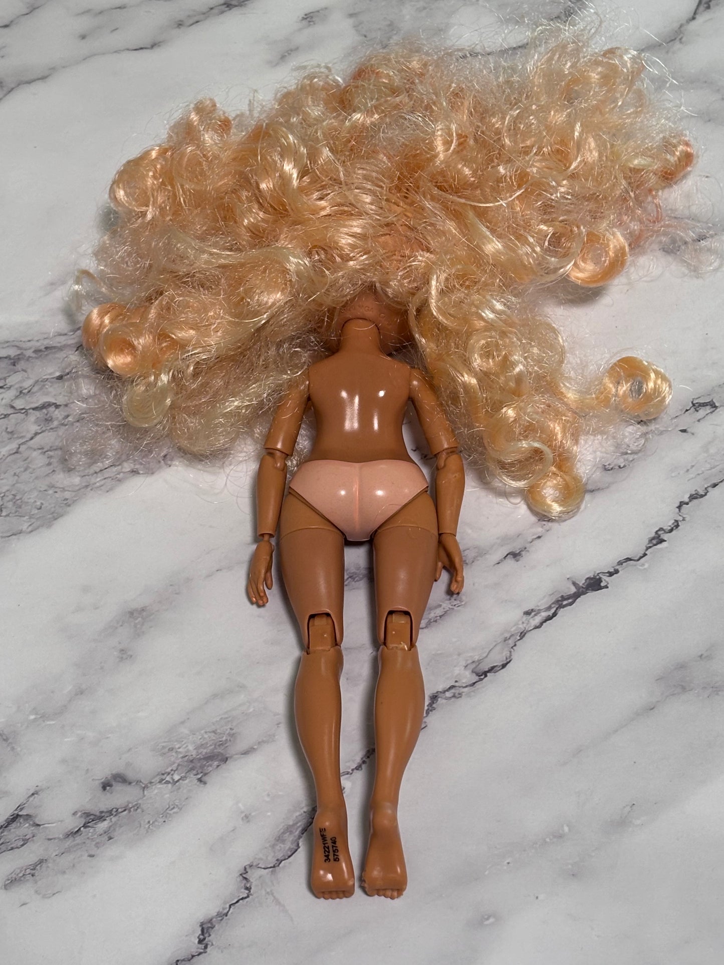 MGA Rainbow High Georgia Bloom Peach Articulated Fashion Doll  Nude