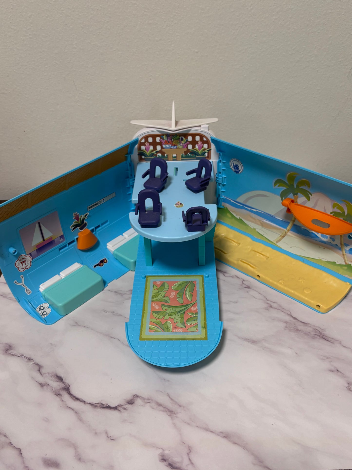 Bluey 3-in-1 Transforming Plane Figure Playset Airplane Boat Resort