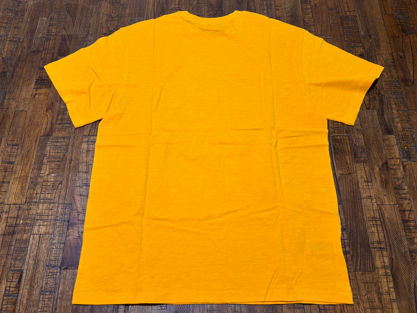 Michigan State Wolverines Mitchell & Ness College Vault Collegiate Football NCAA Logo Yellow Short Sleeve Tee Shirt Men’s Large L NWOT New
