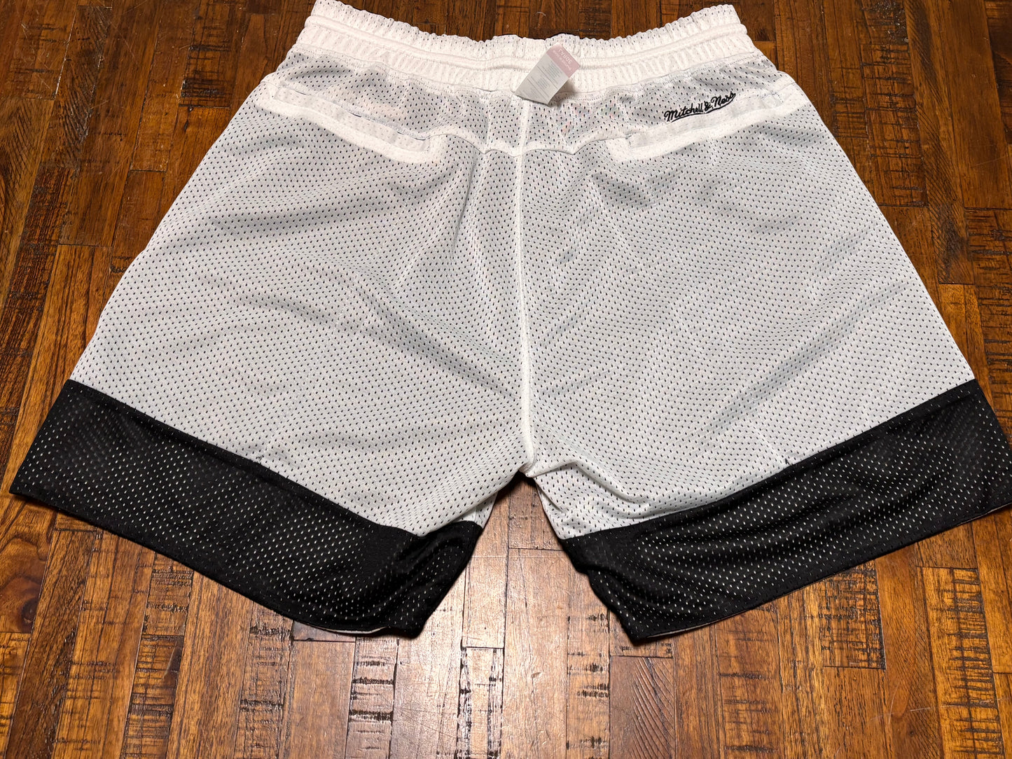 Mitchell & Ness Branded Essentials Reversible Mesh Shorts Black White Mens Large L New NWOT