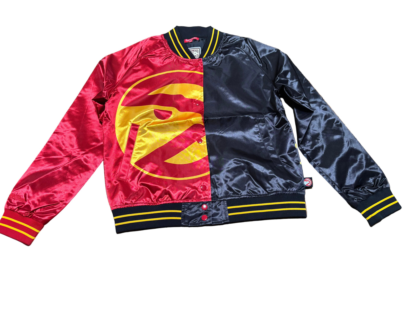 Atlanta Hawks Mitchell & Ness Hardwood Classic HWC NBA Retro Big Face 5.0 Fashion Satin Split Color Full Snap Button Lightweight Jacket Red Black Yellow Women’s Medium M New NWOT