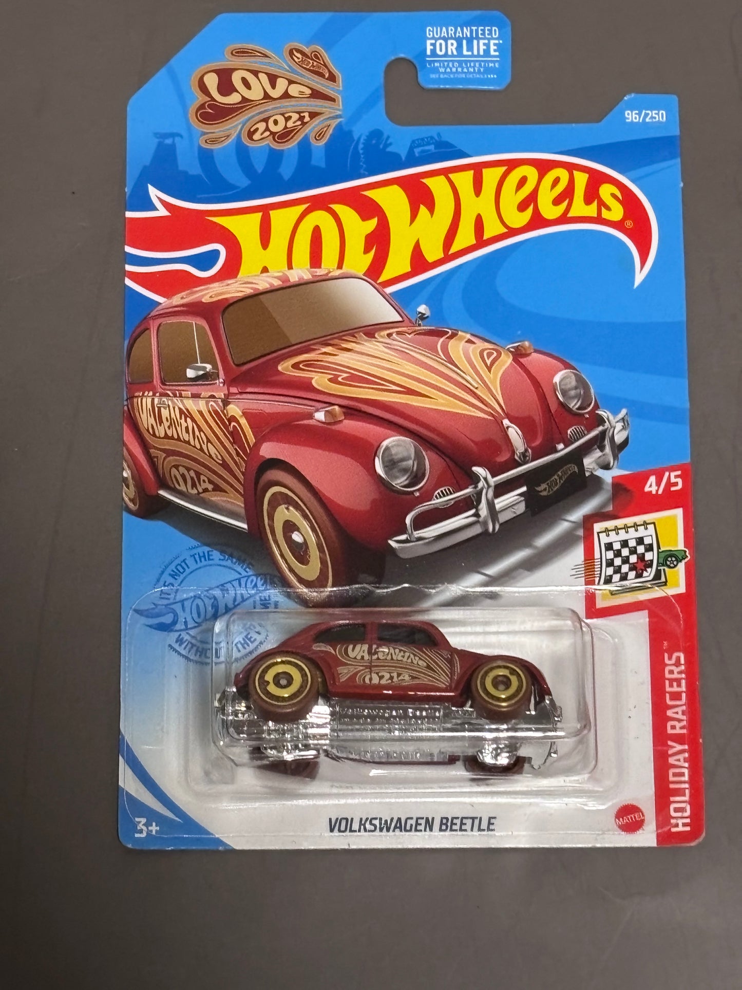 2021 Hot Wheels Holiday Racers 4/5: Volkswagen Beetle #96 Red New