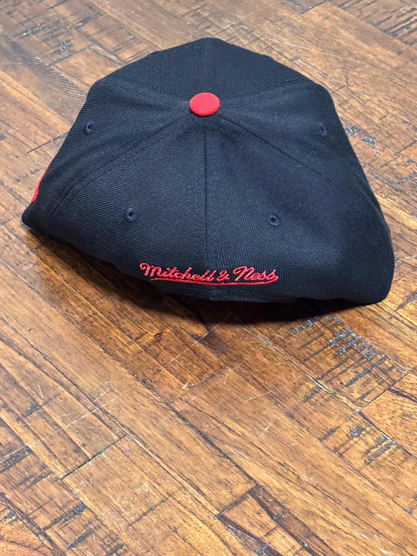 Atlanta Hawks Mitchell & Ness NBA Basketball HWC Hardwood Classics Shredder Stretch Fit Flex Fitted Hat Cap Red Black New NWT