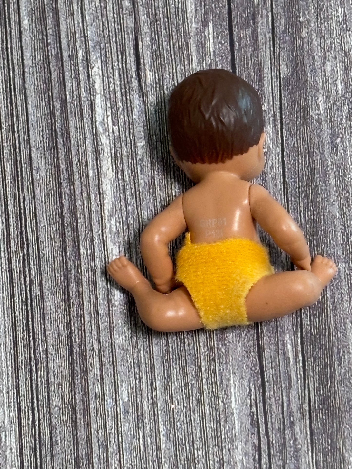 Mattel Barbie Skipper Babysitters Inc. Baby Doll Yellow Diaper Brown Eyes