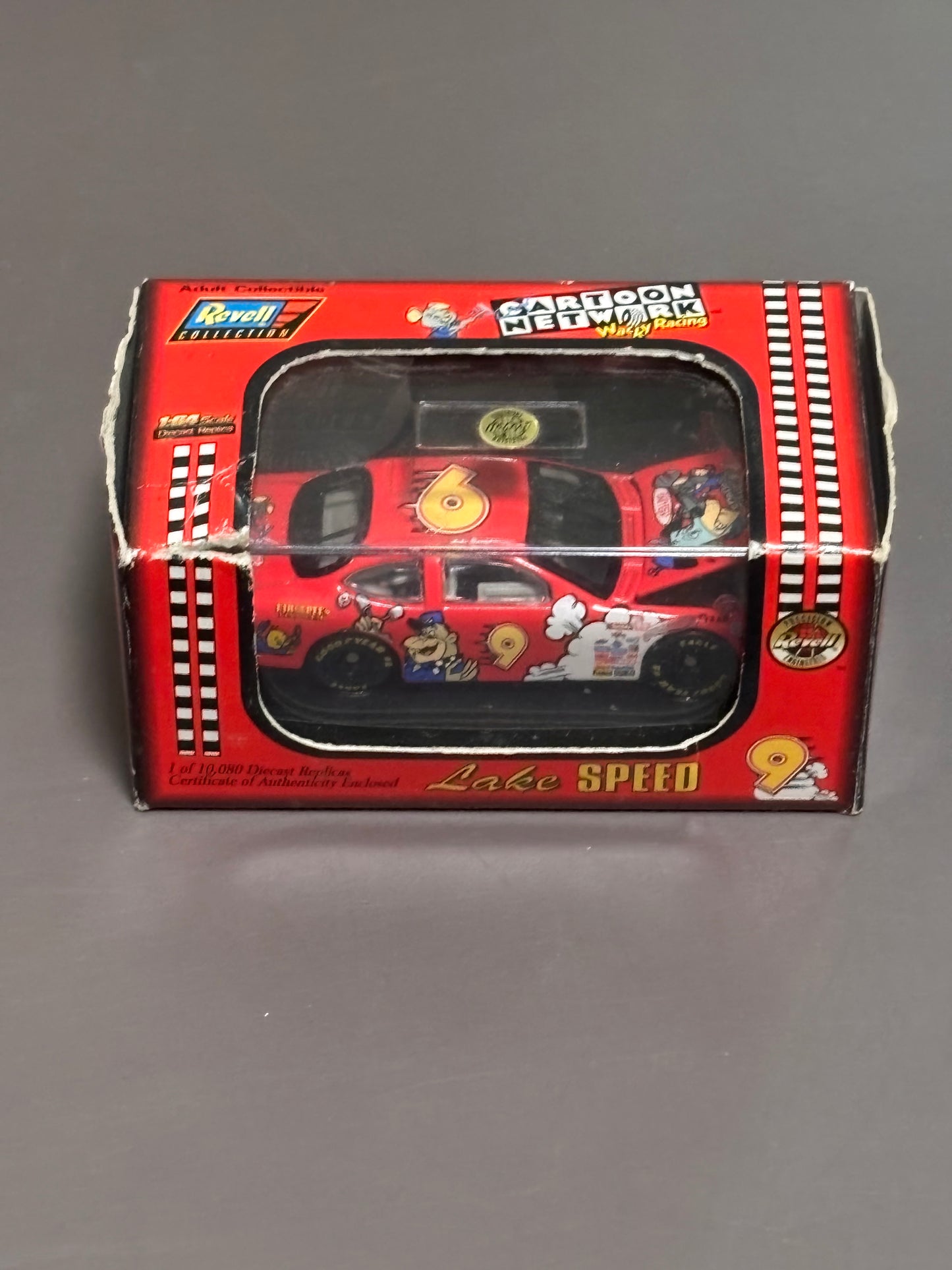 Lake Speed #9 Cartoon Network Huckleberry Hound 1998 Ford Taurus 1:64 Revell