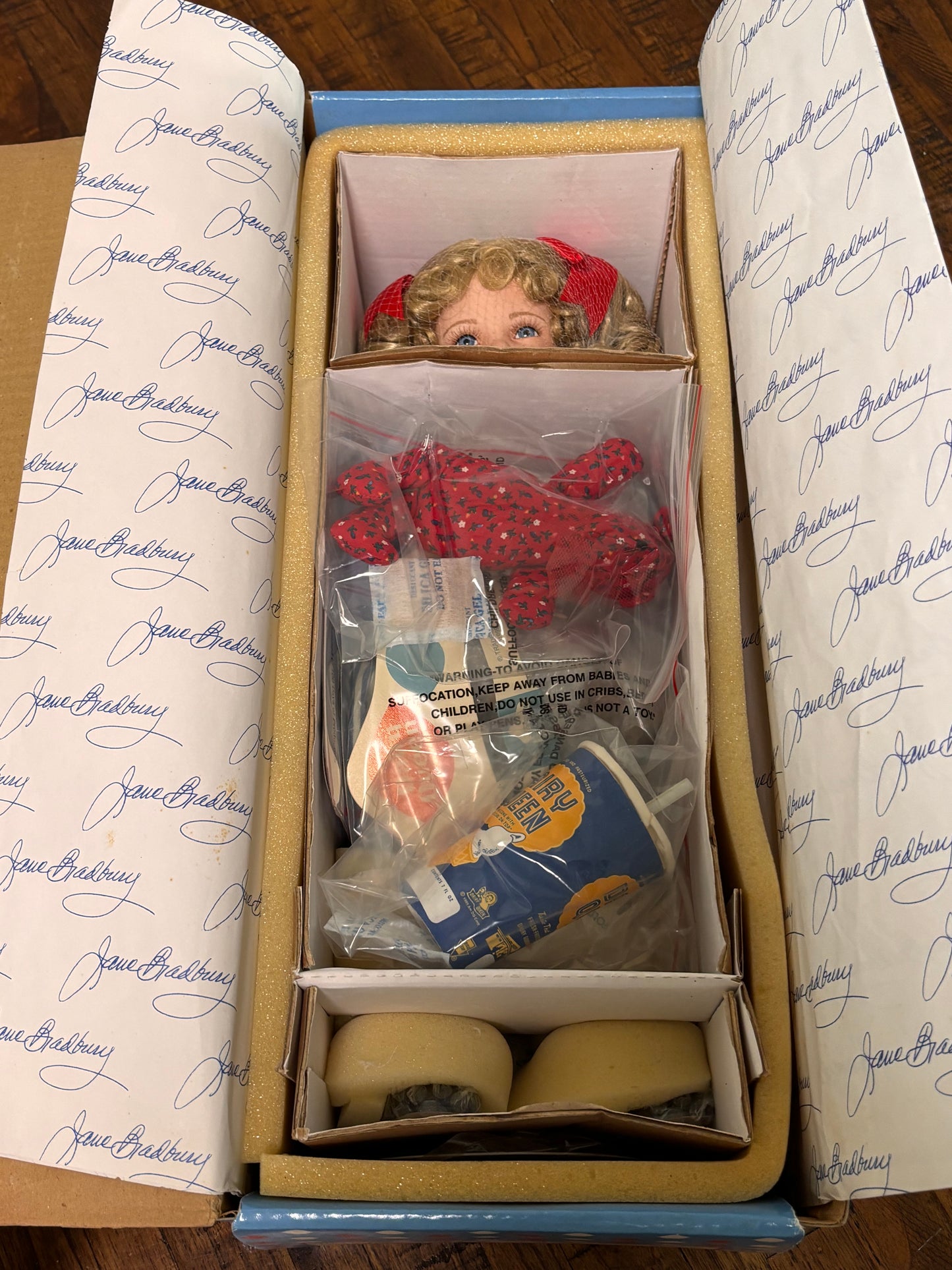 DQ Dairy Queen Large Doll Limited Edition Betty Sue Milkshake 1999 50th Anniversary