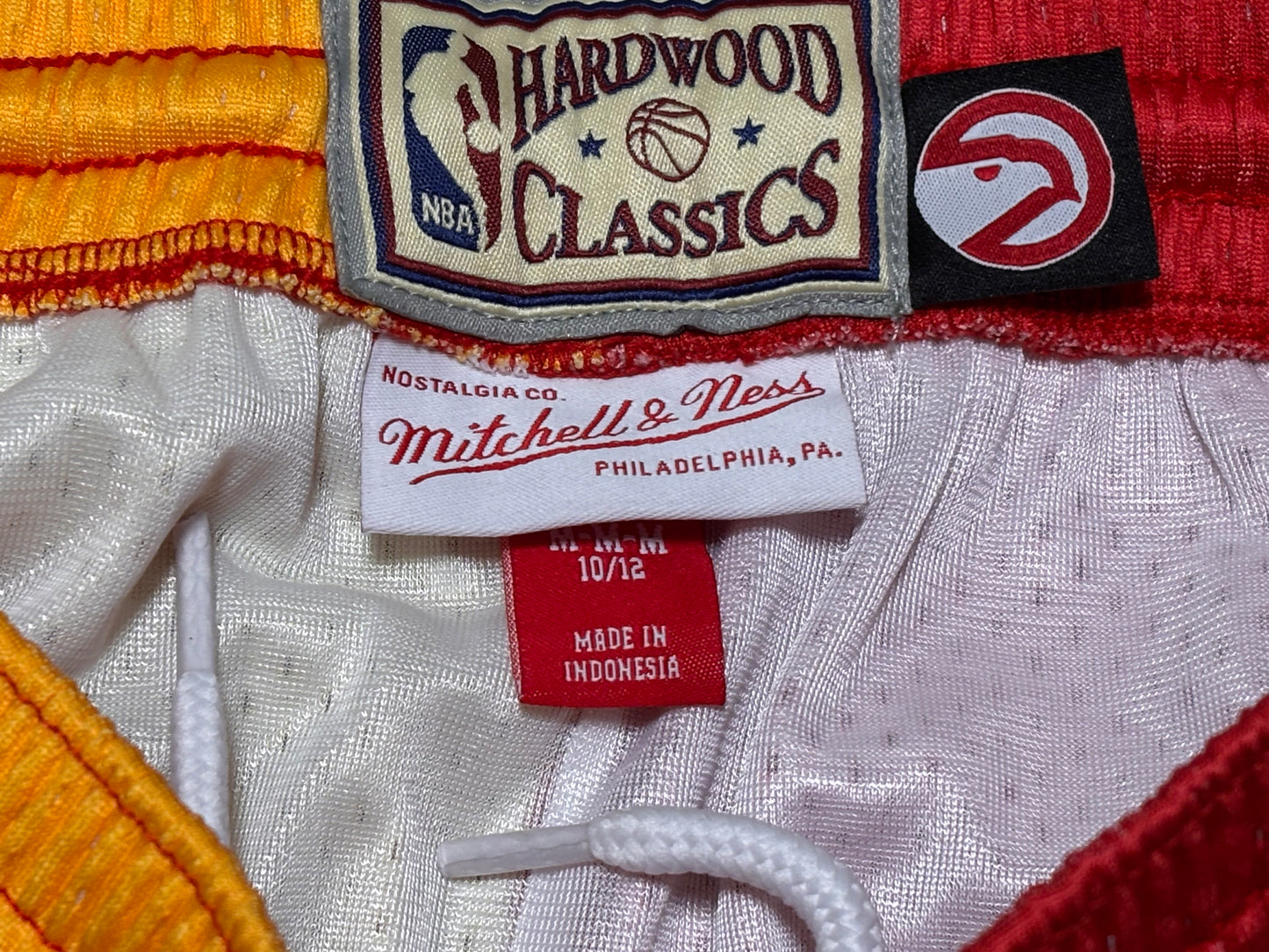 Atlanta Hawks Mitchell & Ness NBA Retro Hardwood Classic HWC Big Face 5.0 Split Shorts Red Yellow Youth Kids Medium M 10-12 New NWOT