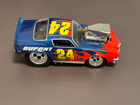 Muscle Machines 1:24 Jeff Gordon ‘69 Camaro Action NASCAR DuPont Racing #24 1969