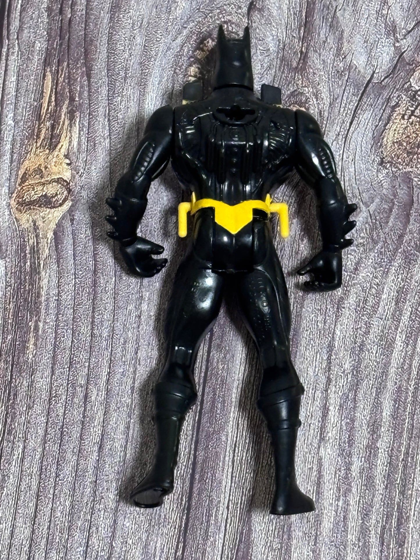 Kenner 1995 DC Comics Batman Action Figure Black Red Suit With Yellow Belt 5”