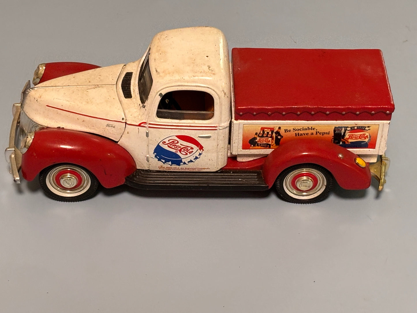 VTG 1940 Ford Pepsi Cola Delivery Truck Golden Wheel Diecast # MS13 Scale 1:24
