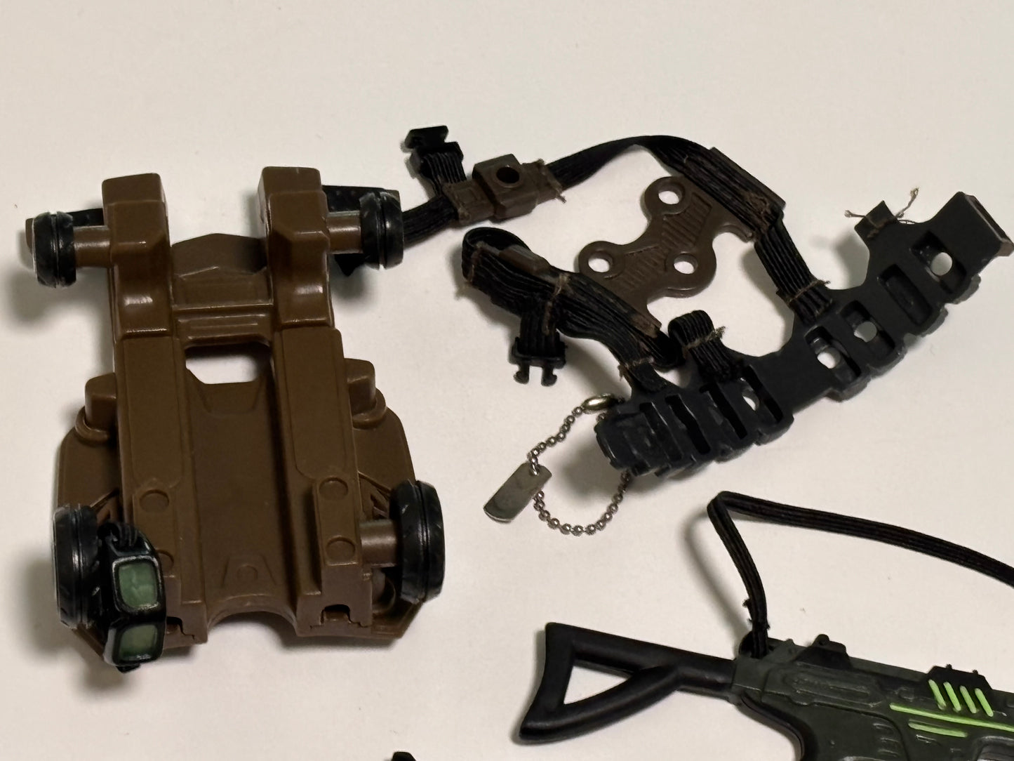 2005 Hasbro GI Joe Sigma 6 Tunnel Rat Vintage 8” Action Figure Accessories