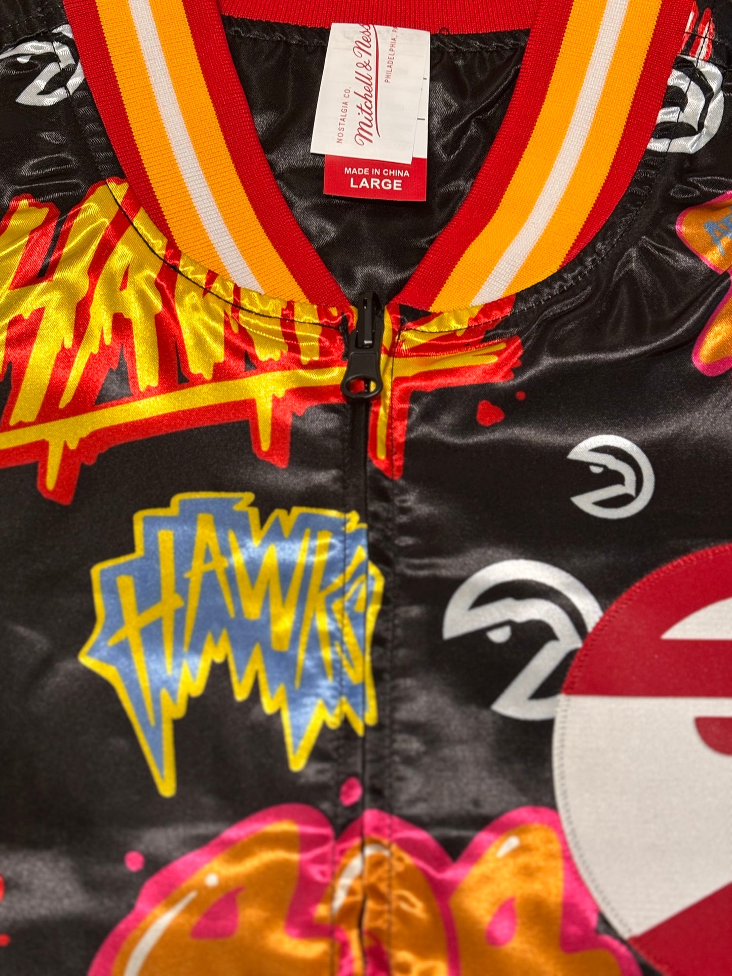 Atlanta Hawks Mitchell & Ness Hardwood Classic HWC NBA Retro Slap Sticker Reversible Varsity Jacket Long Sleeve Black Men’s Large L New NWOT