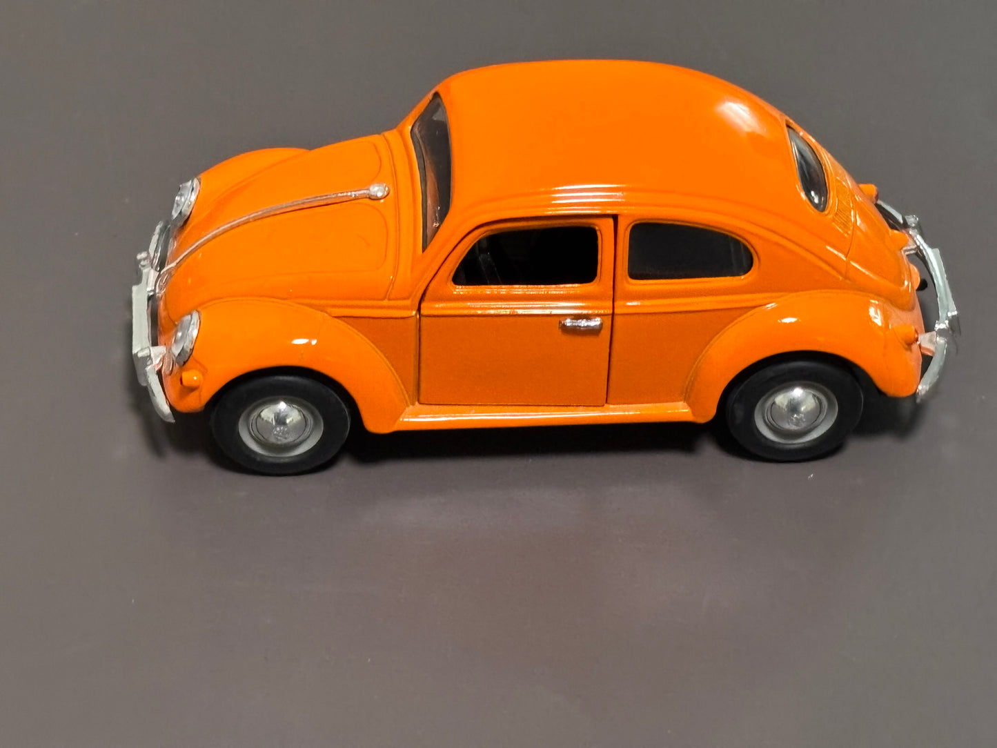 Superior Sunnyside 1:24 Scale Diecast 1955 Volkswagen Sedan, Orange