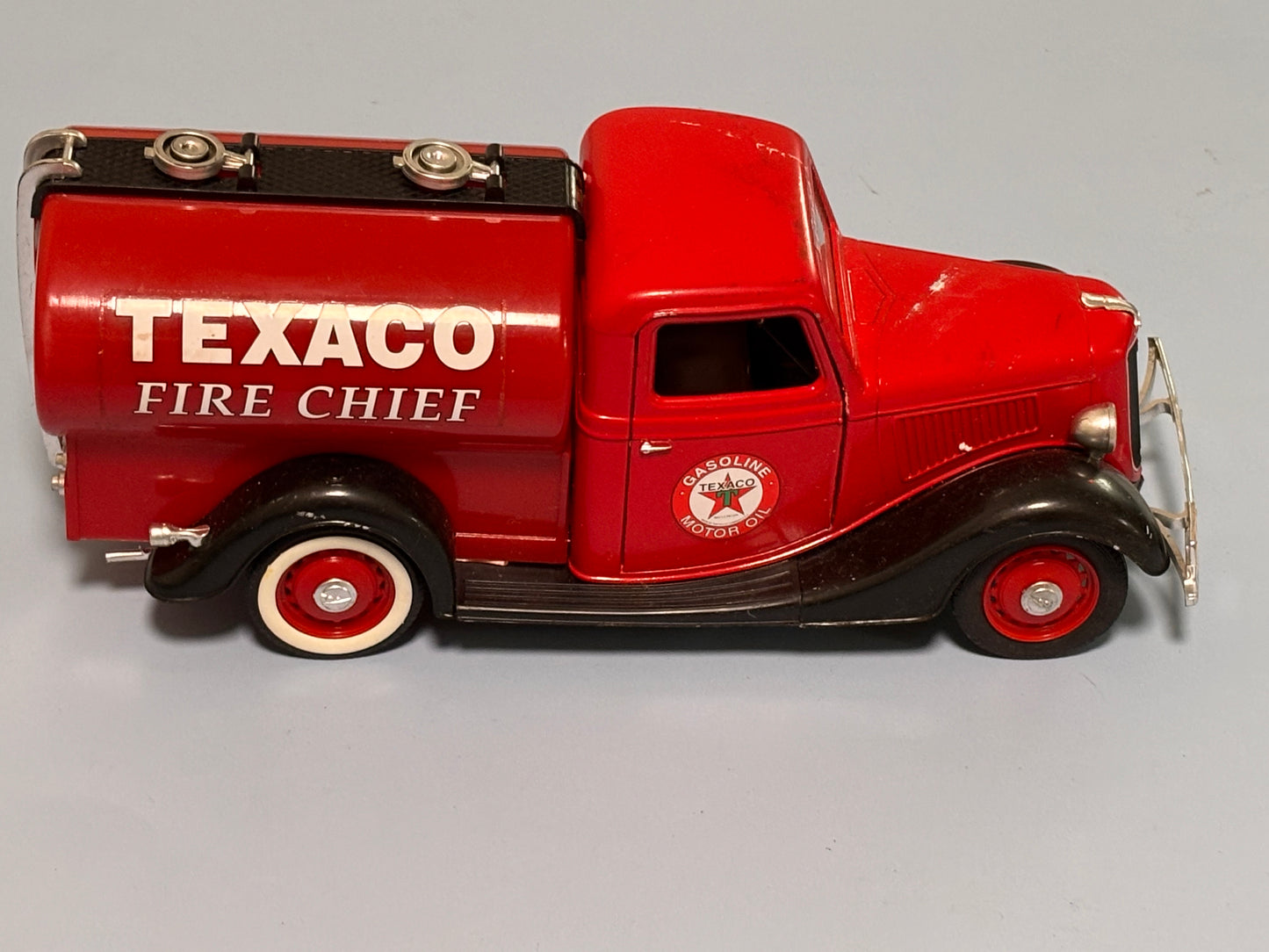 Fairfield Mint Ford Citerne 1936 Texaco Fire Chief Truck Ref 99103 By Solido