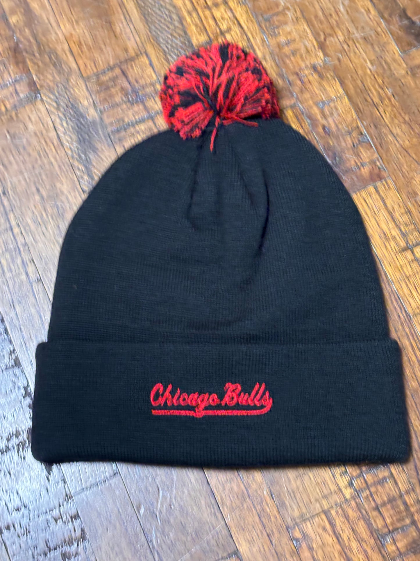 Chicago Bulls Mitchell & Ness NBA Retro Hardwood Classic HWC Two Tone Quilted Knit Skull Cap Pom Pom Beanie Hat Black Red New NWOT