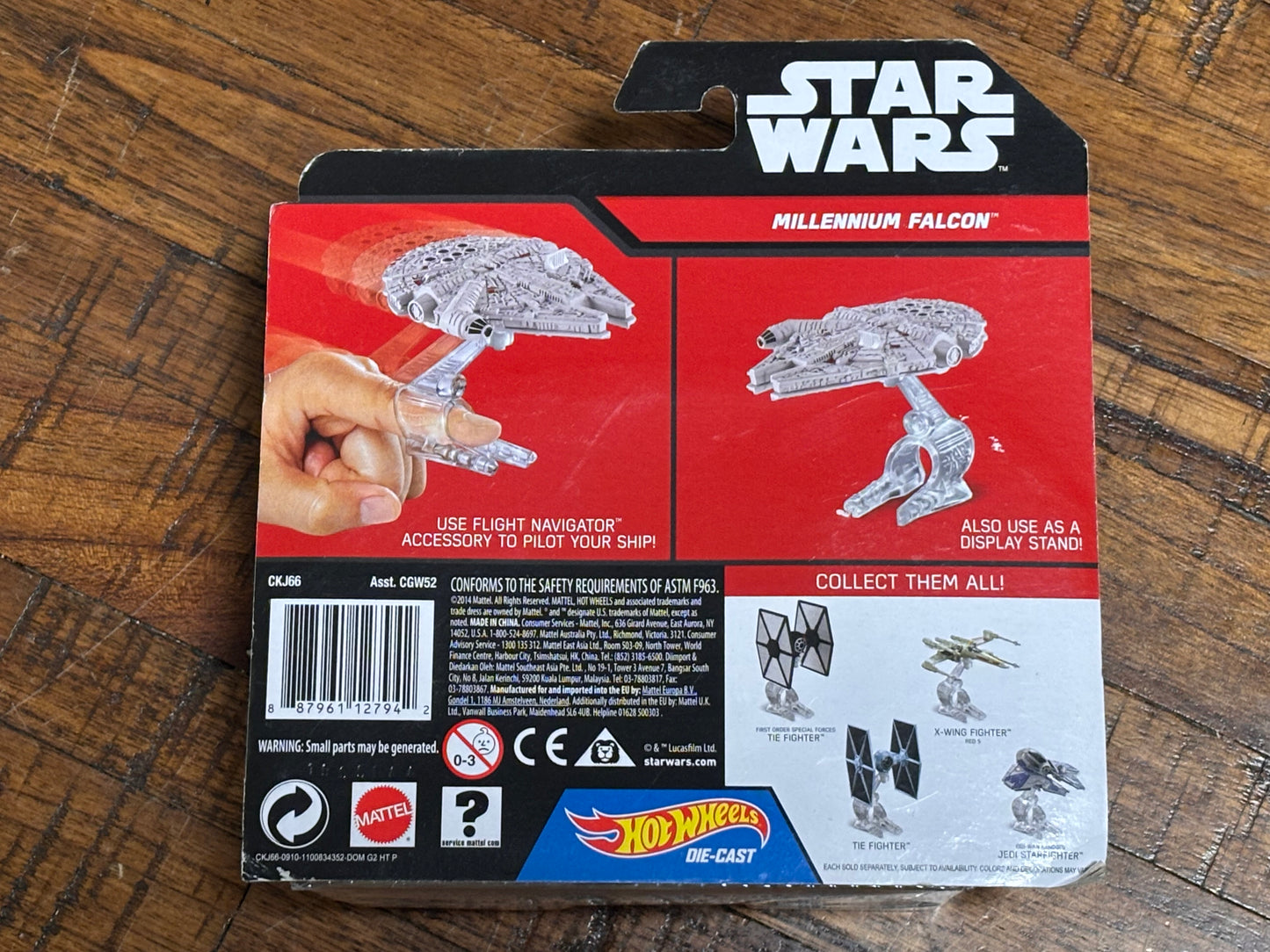 Disney Hot Wheels Mattel Star Wars Force Awakens Millennium Falcon Starship 2014 w/ Flight Navigator Die Cast New