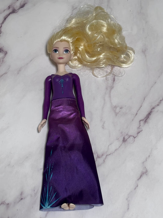 Mattel 2022 Frozen 2 Arendelle Fashions Elsa Fashion Doll Disney