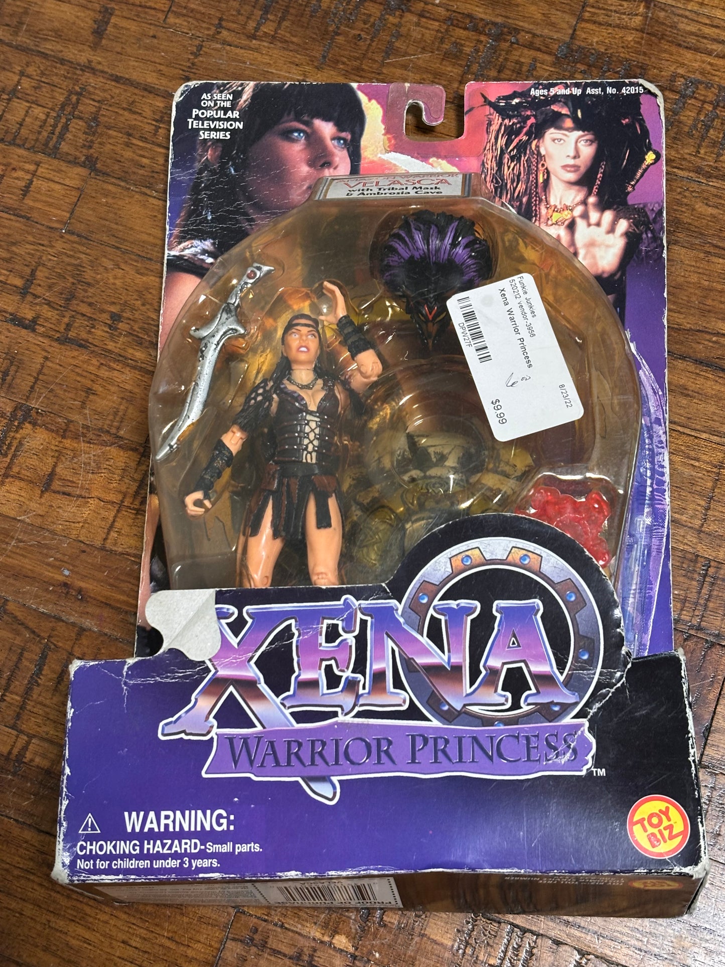 1998 Xena Warrior Princess Velasca Amazon Warrior with Tribal Mask Ambrosia Cave Action Figure New