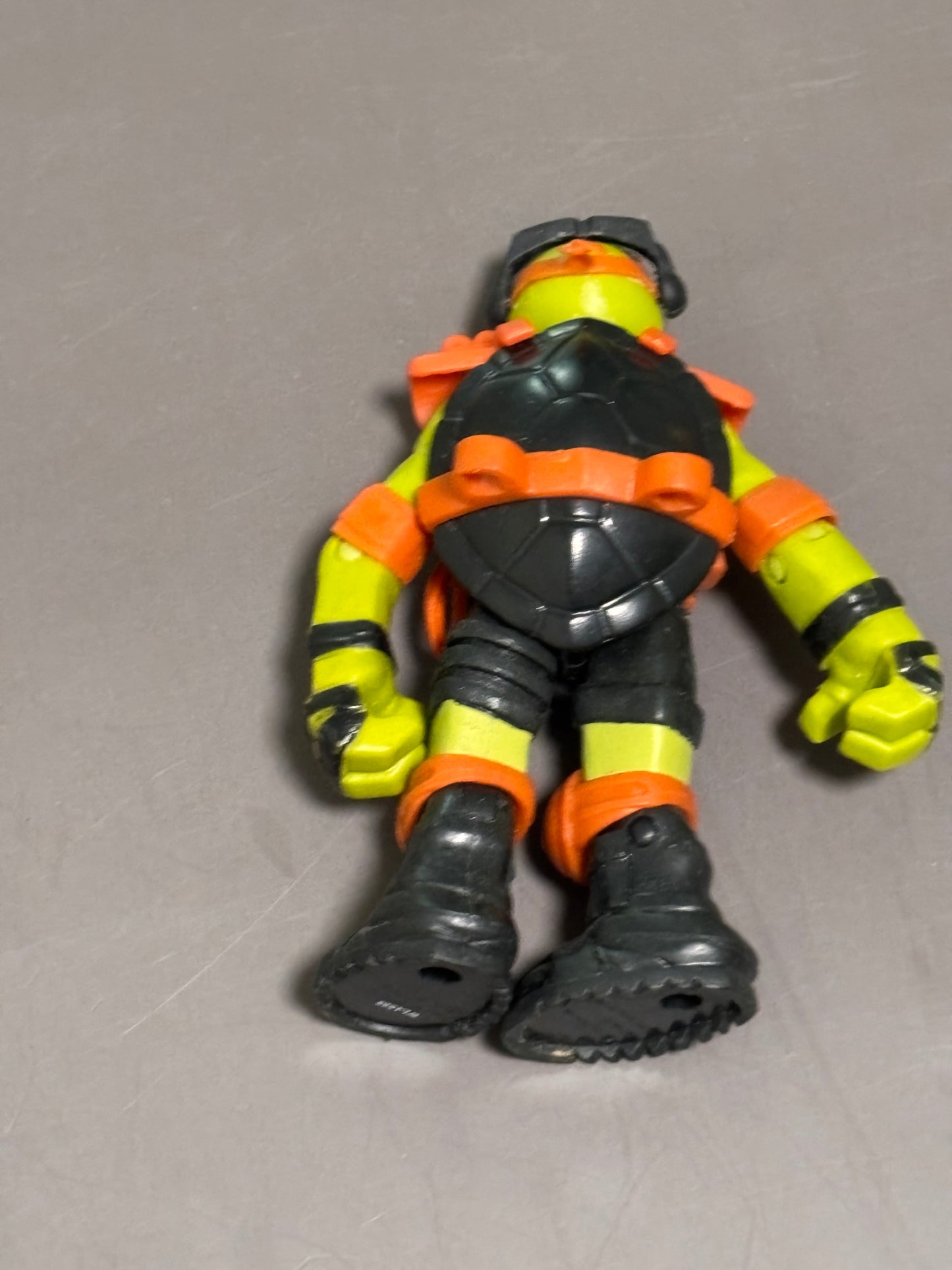 Teenage Mutant Ninja Turtles 2013 Stealth Tech Michelangelo 4.5 Viacom Figure