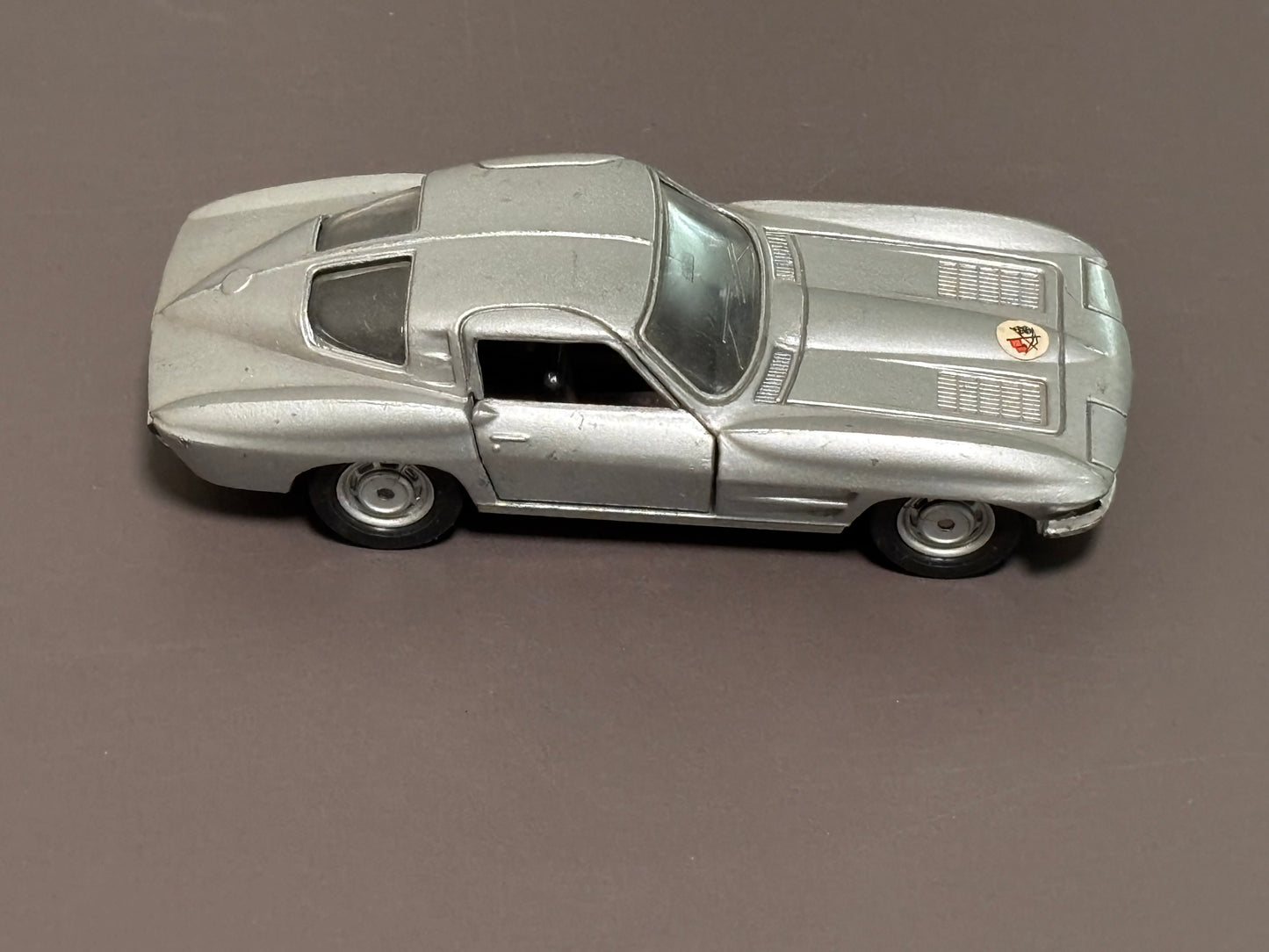 1996 Maisto '63 Corvette Split Window 1:38 Silver Diecast Door Open Rubber Tires