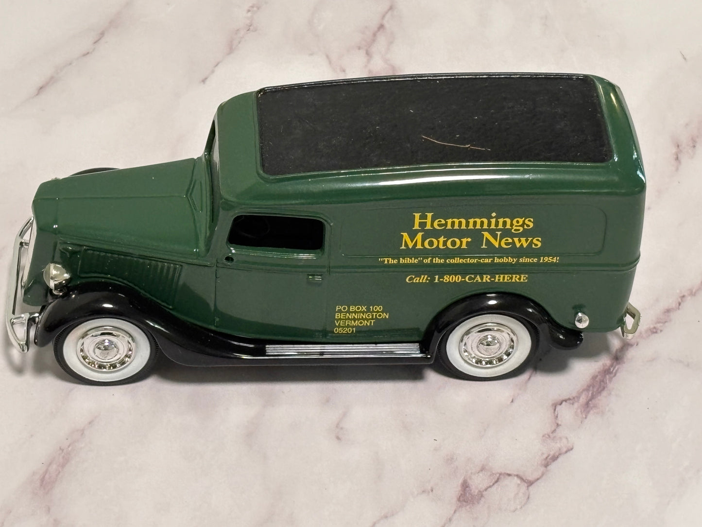 ERTL 1932 Ford Delivery Van Coin Bank Hemmings Motor News Green Die Cast 1:28