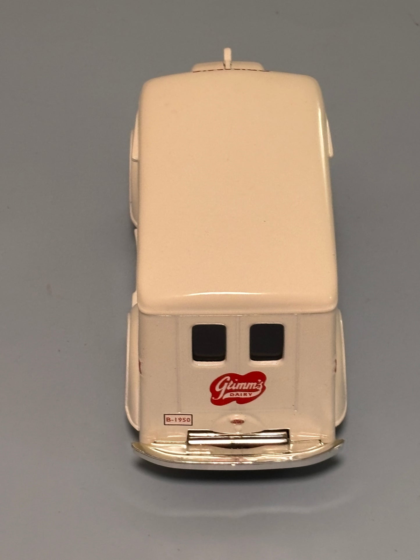 Ertl Collectible 1950 Divco Delivery Truck Diecast Grimm"s Dairy Bank LE 500