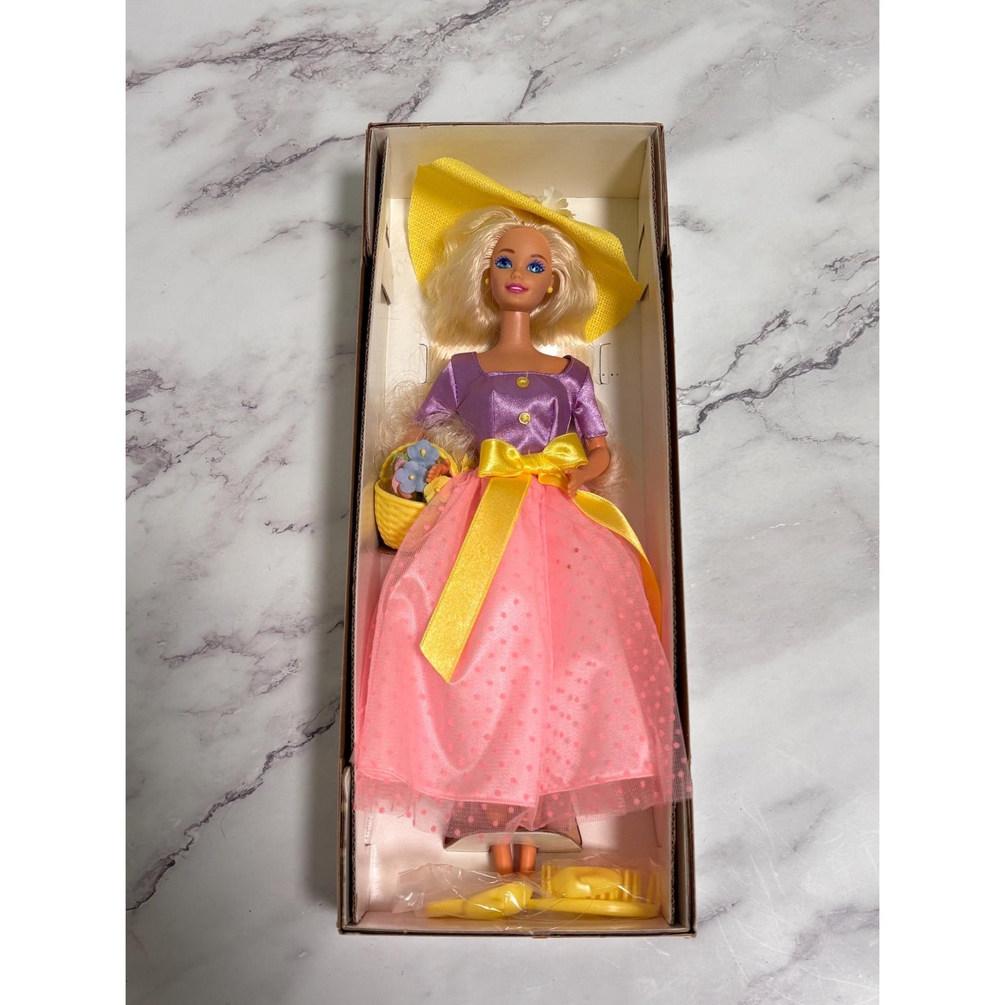 Mattel 1995 Vintage Spring Blossom Barbie Doll Avon Special Edition (15201)