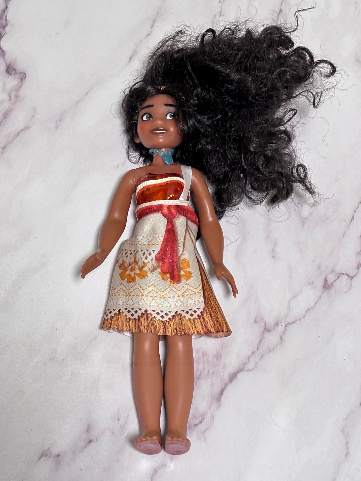 Disney Doll Hasbro 2015 Moana Figure Figurine Toy With Top And Skirt 9.5”