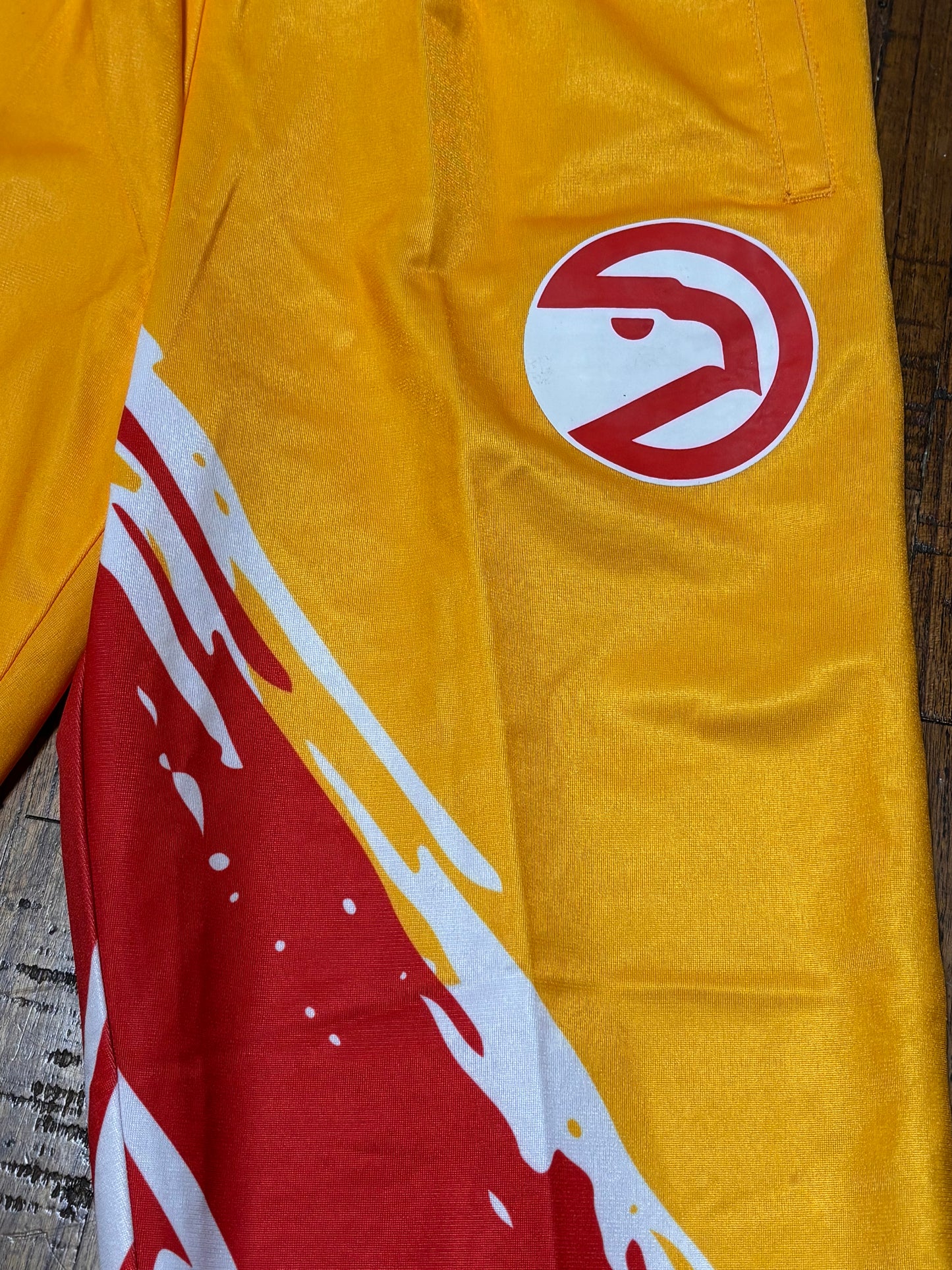 Atlanta Hawks Mitchell & Ness Hardwood Classic HWC NBA Retro Paintbrush Full Zipper Warmup Pants White Red Yellow Youth Kids Medium M 10-12 New NWOT