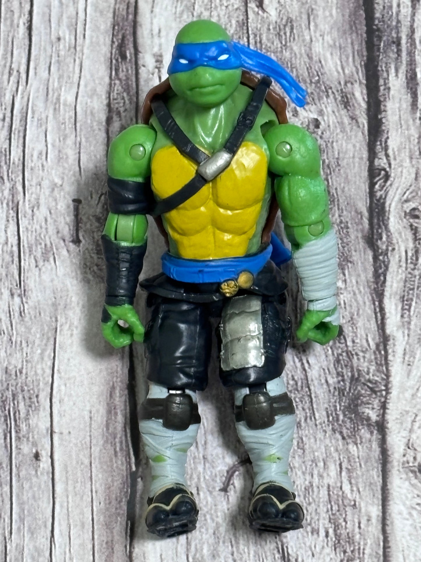 Leonardo Teenage Mutant Ninja Turtles Out of the Shadows Movie Figure 2015  TMNT