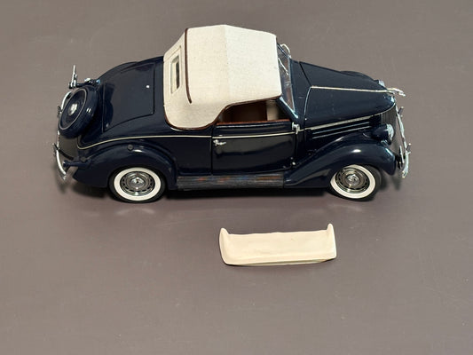 1936 Ford Deluxe Cabriolet Danbury Mint 1:24 Scale Diecast Model Car Blue Convertible