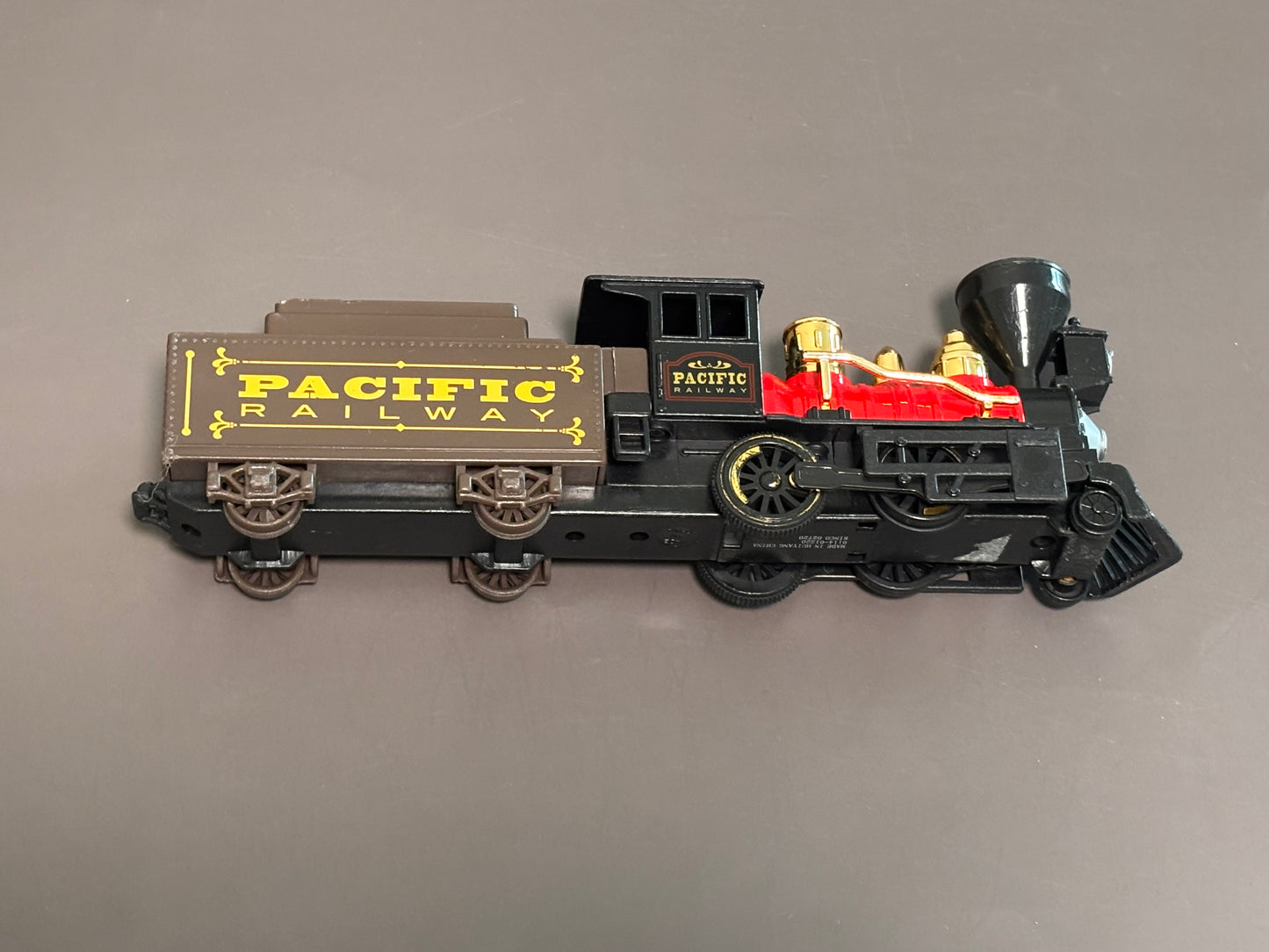 Pacific Railway Classic Steam Locomotive Black Red Gold Plastic Tender 10”
