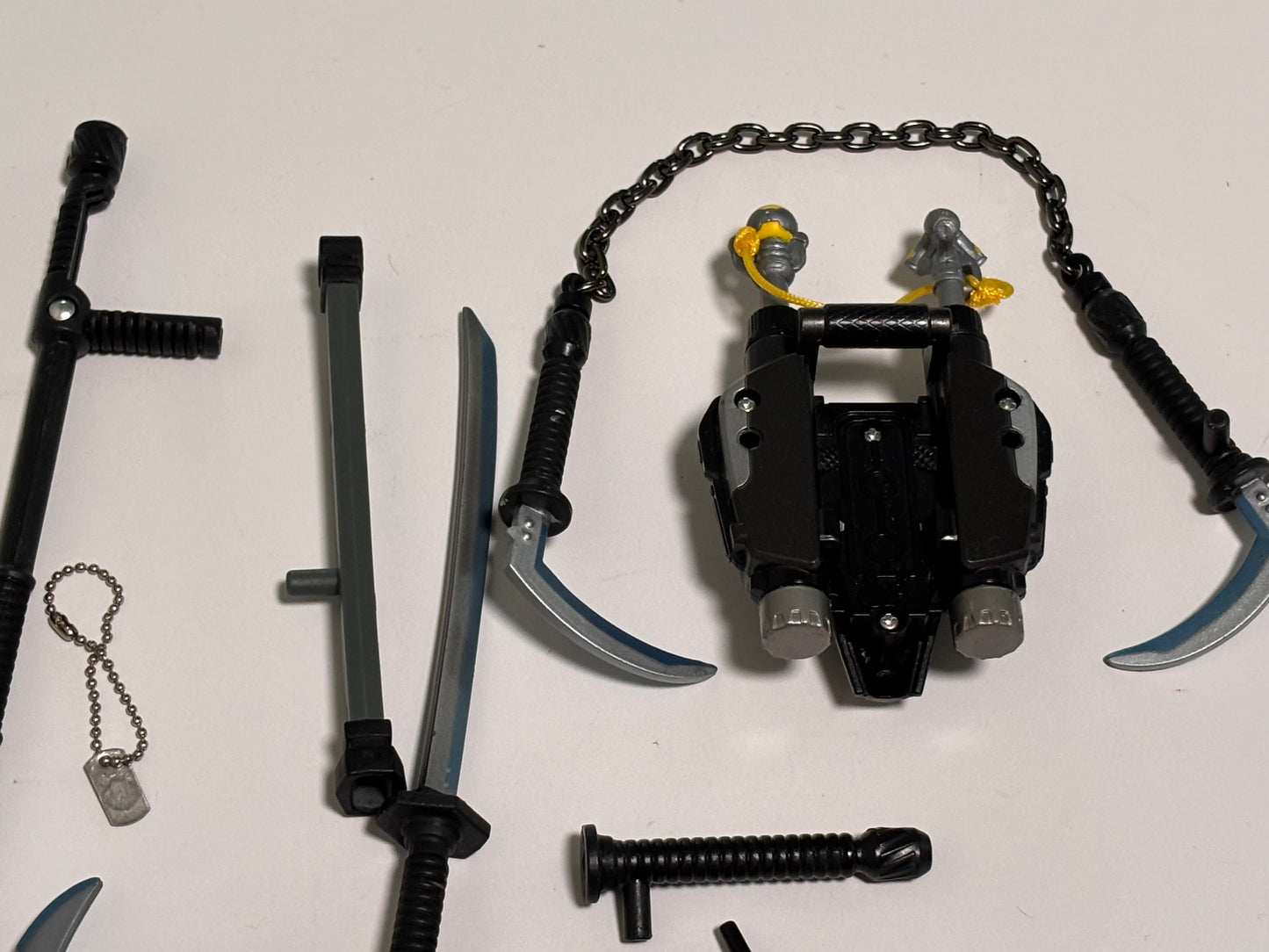 2005 G.I. Joe Sigma 6 Soldier Series 8" Commando Scale Kamakura V1 Accessories