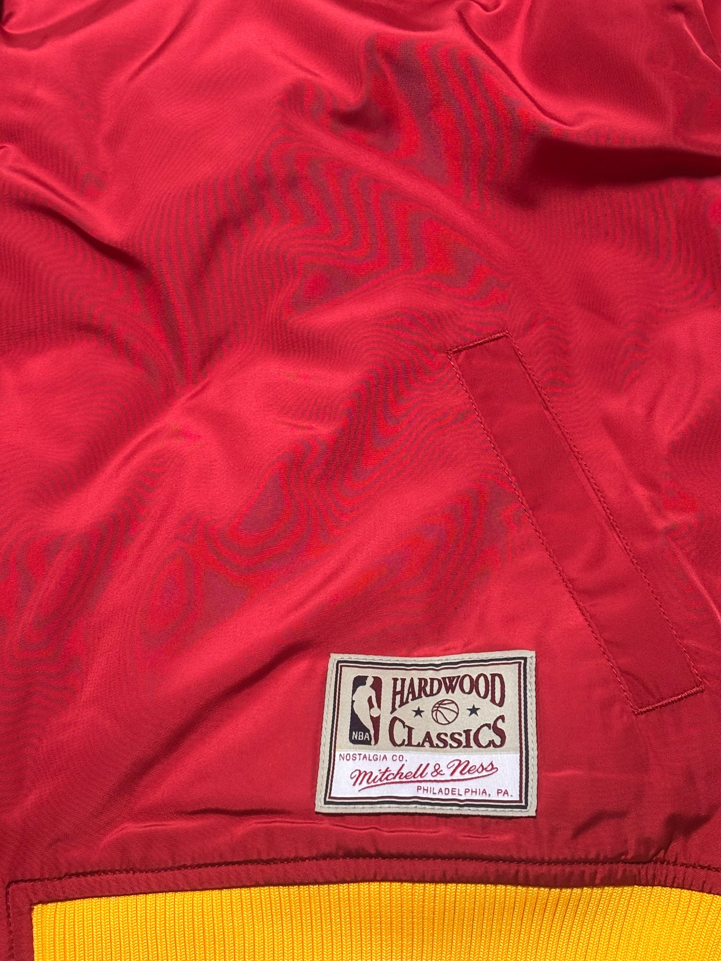 Atlanta Hawks Mitchell & Ness Hardwood Classic HWC NBA Retro Puffer Bomber Jacket Red White Yellow Women’s Medium M New NWOT