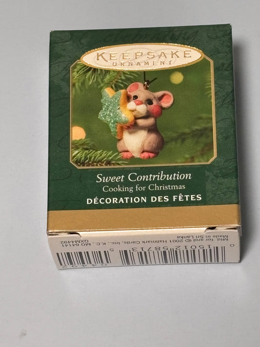 New 2001 Hallmark Sweet Contribution Mouse & Sugar Cookie Miniature Ornament